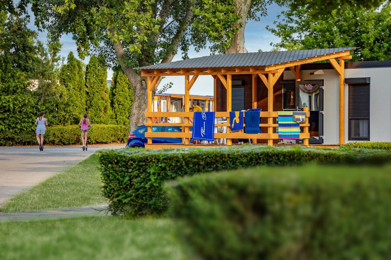 Balatontourist Fuered Camping & Bungalows 블로톤퓌레드 외부 사진