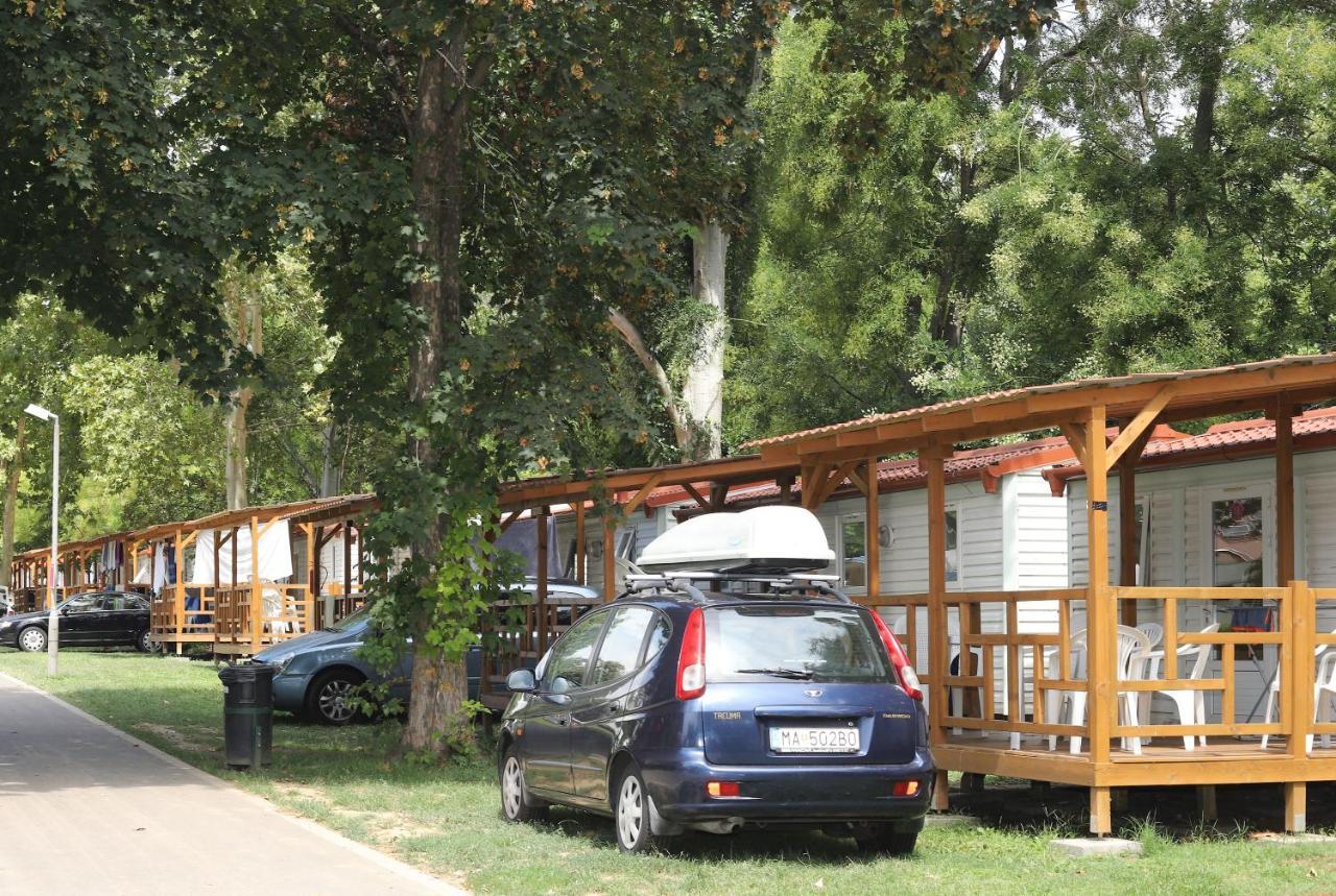 Balatontourist Fuered Camping & Bungalows 블로톤퓌레드 외부 사진
